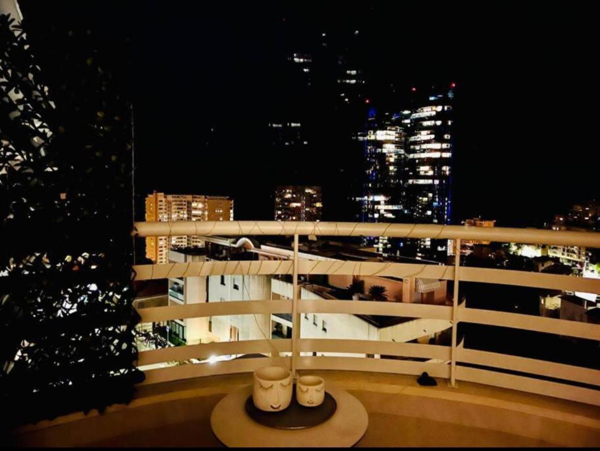 Appartamento Reve Au 7E Ciel Piscine Baie De Monaco Beausoleil Esterno foto